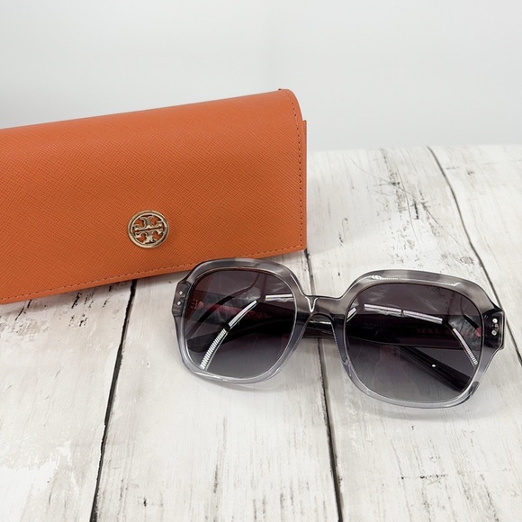 Tory Burch Sunglasses With Case and Cloth Cleaning Pouch - Picture 1 of 15